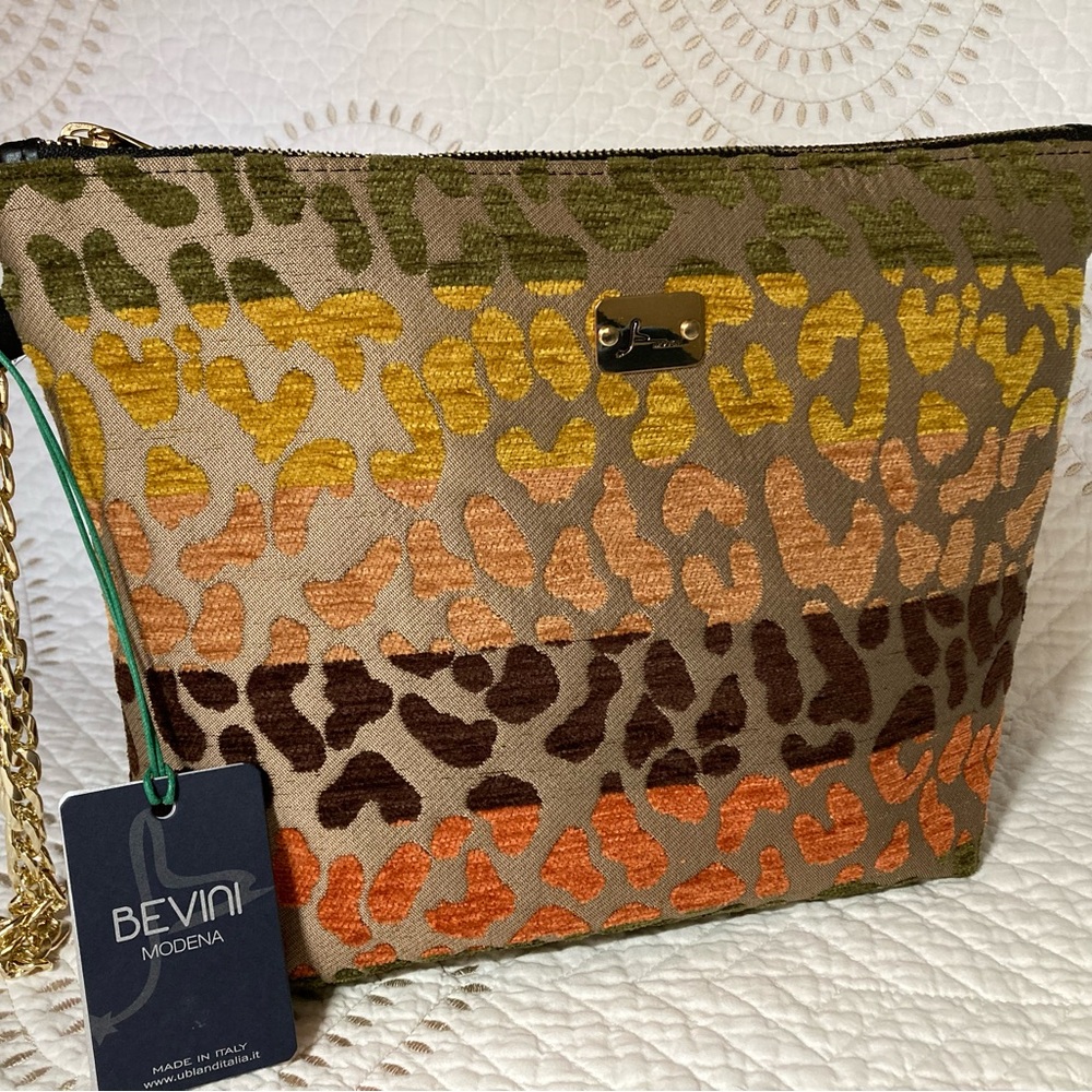 BEVINI MODENA Italian luxury handbag Precious, Lg Chain and Ring Wristlet clutch